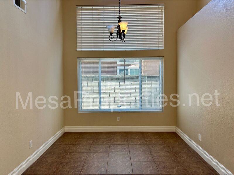 15572 Ficus St - Photo 6 of 25