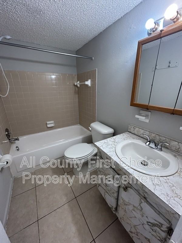 460 93rd Ave N #8 - Photo 6 of 13