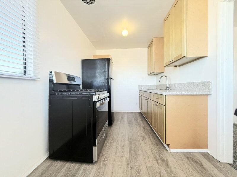 2442 1/2 Pomeroy Ave #2 - Photo 5 of 13