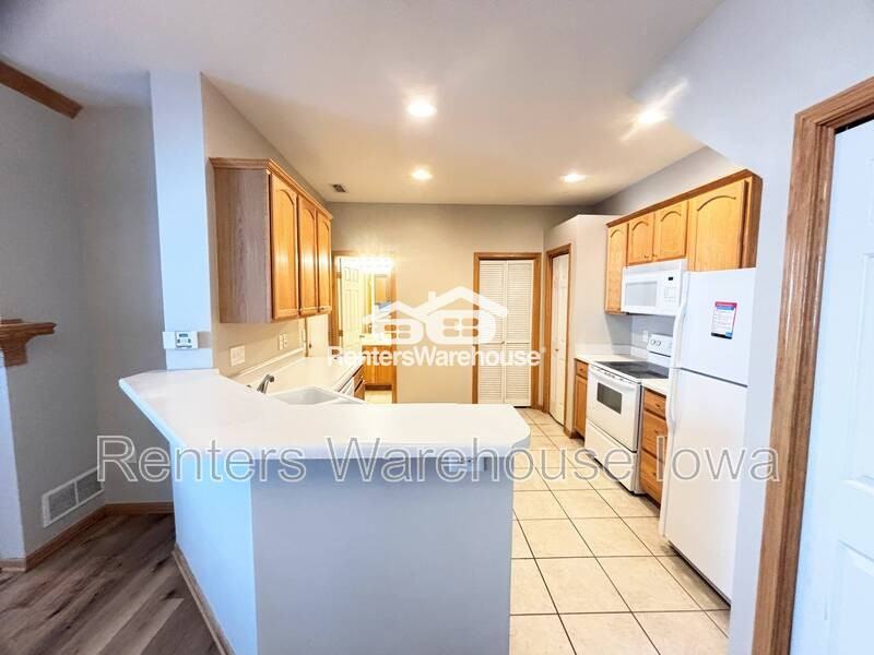 3911 Ne Gardenia Ln - Photo 7 of 19