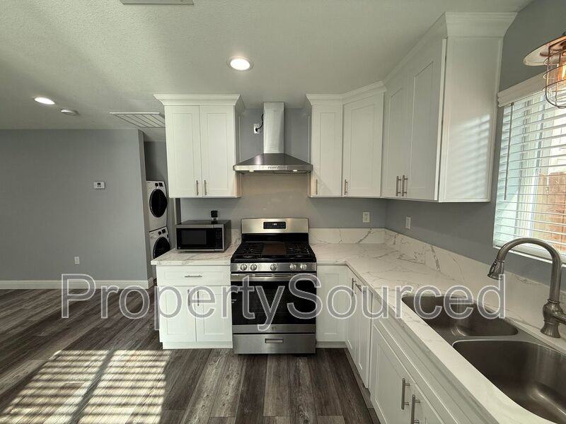 805 W Yosemite Ave - Photo 6 of 16