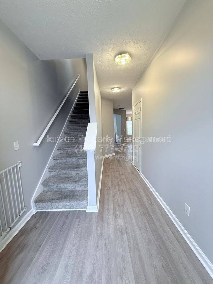 6474 Portside Way - Photo 2 of 10