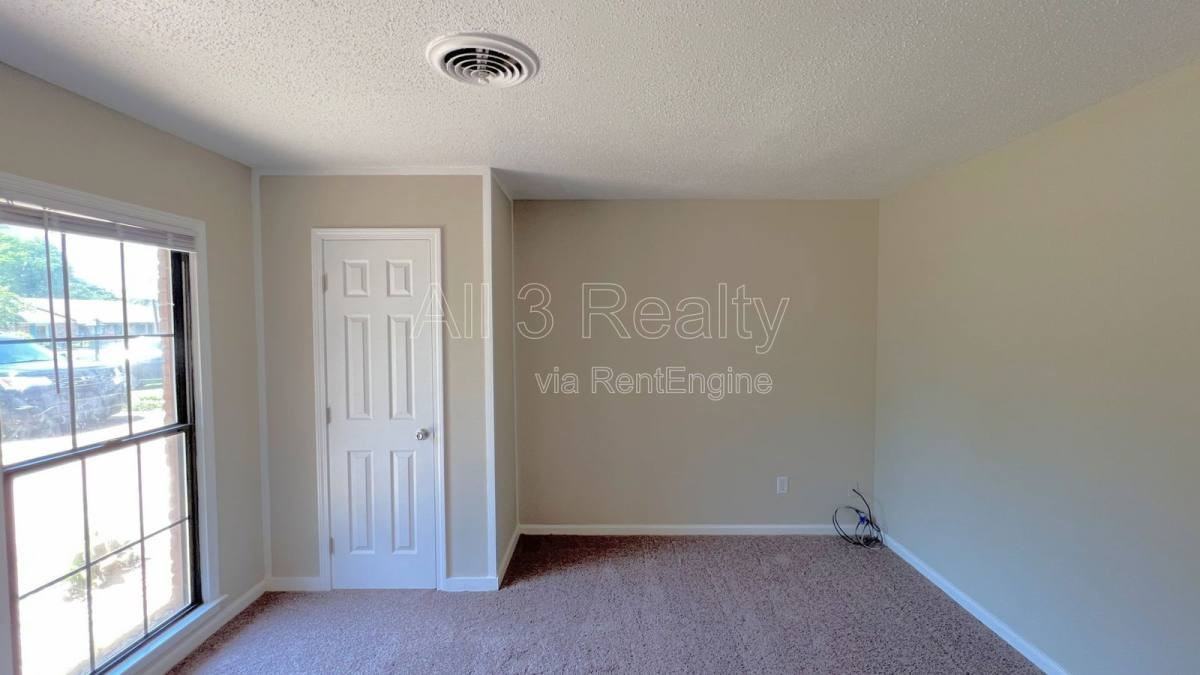 418 Stroll Dr - Photo 6 of 10