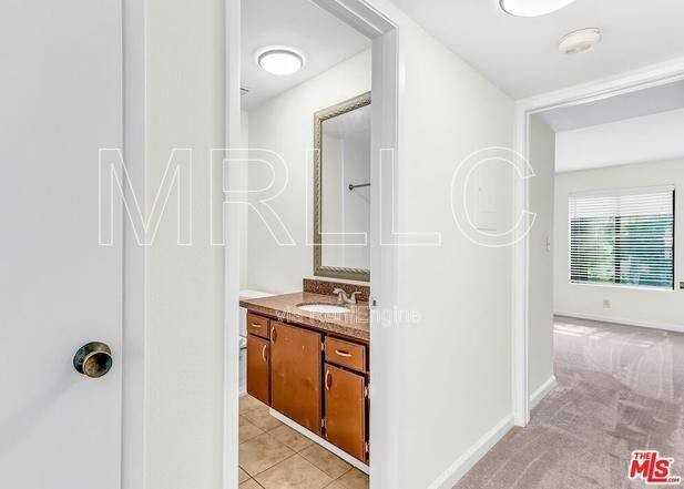 15207 Magnolia Blvd #209 - Photo 2 of 10