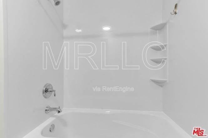 15207 Magnolia Blvd #209 - Photo 3 of 10