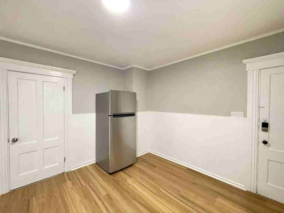 43 Ashland St #1 - Photo 3 of 10