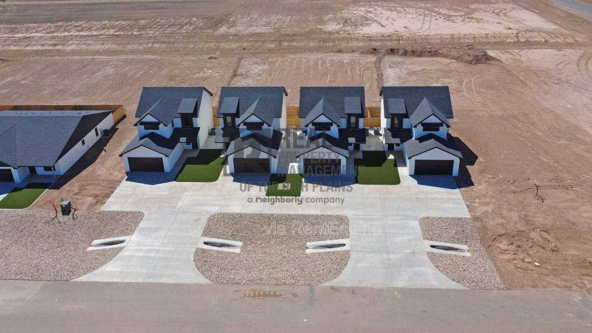 4720 Clive Ave - Photo 3 of 10