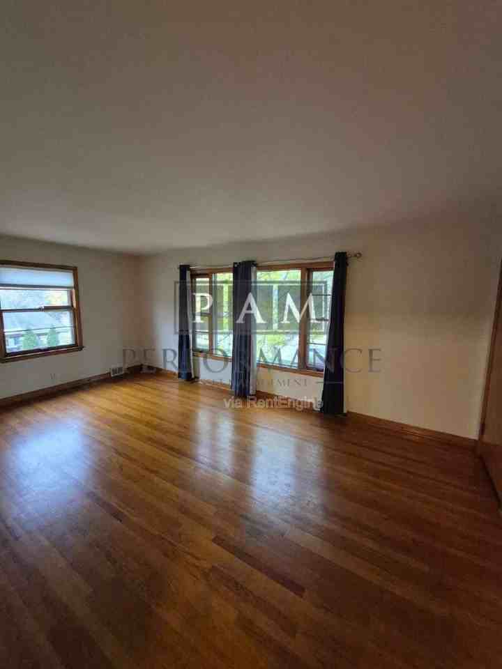 328 N 68th St - Photo 3 of 10