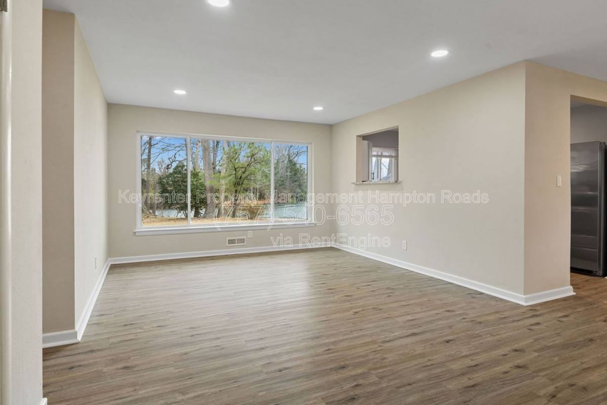 3451 Budd Ct - Photo 3 of 10