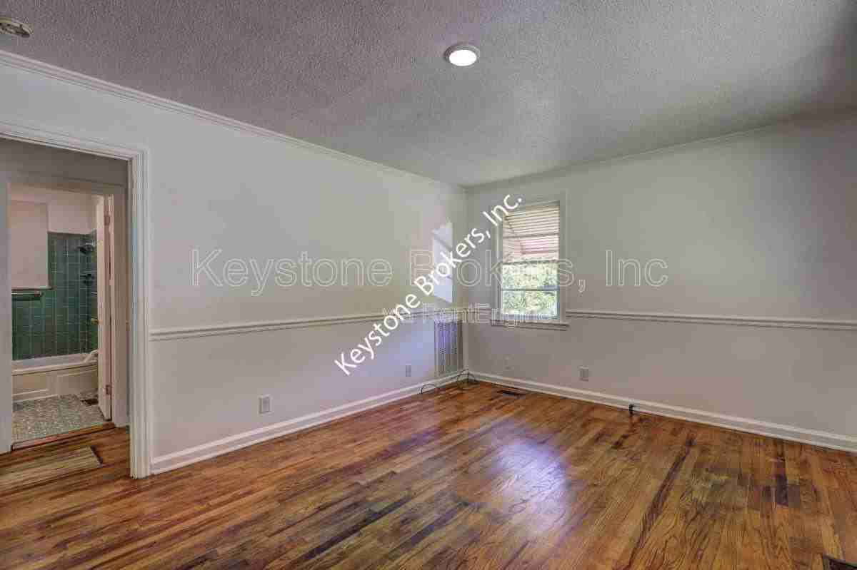 3445 Doster Way - Photo 3 of 9