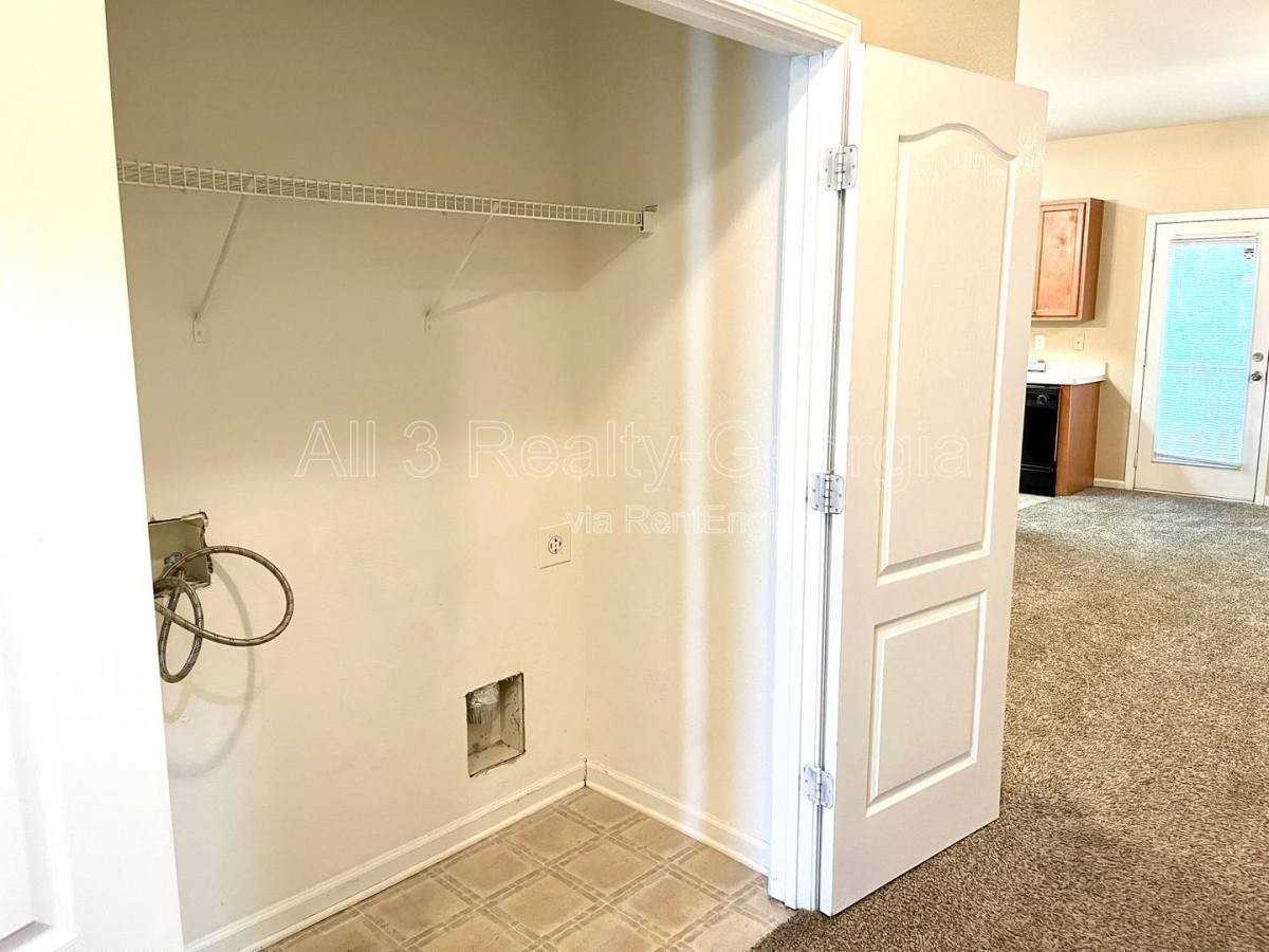 6938 Rogers Pt - Photo 5 of 10