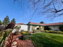 3884 Bayview Cir - Photo 1 of 1