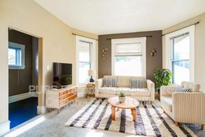 featured image of 133 Ne Graham St