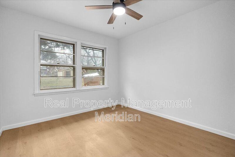 2424 Cloverdale St - Photo 6 of 20