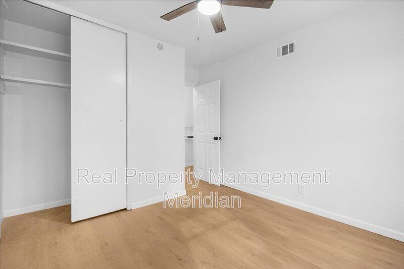 2424 Cloverdale St - Photo 7 of 20