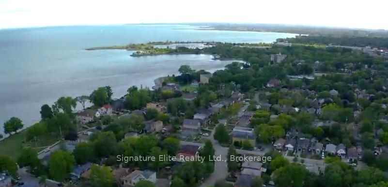 112 Alder Crescent #203 - Photo 3 of 12