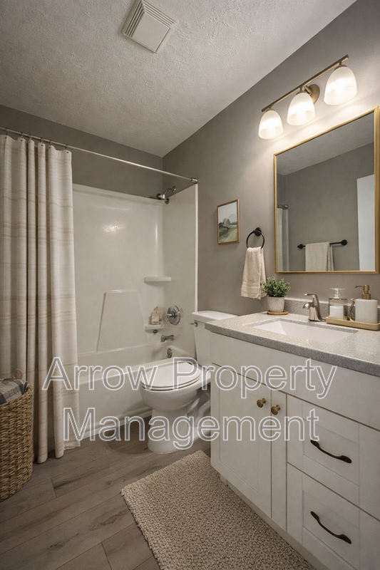 2110 J St #4 - Photo 4 of 8