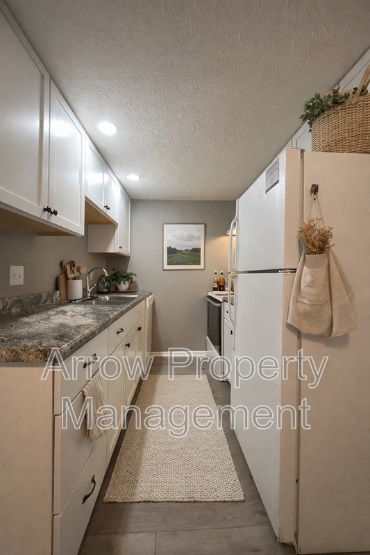 2110 J St #4 - Photo 6 of 8