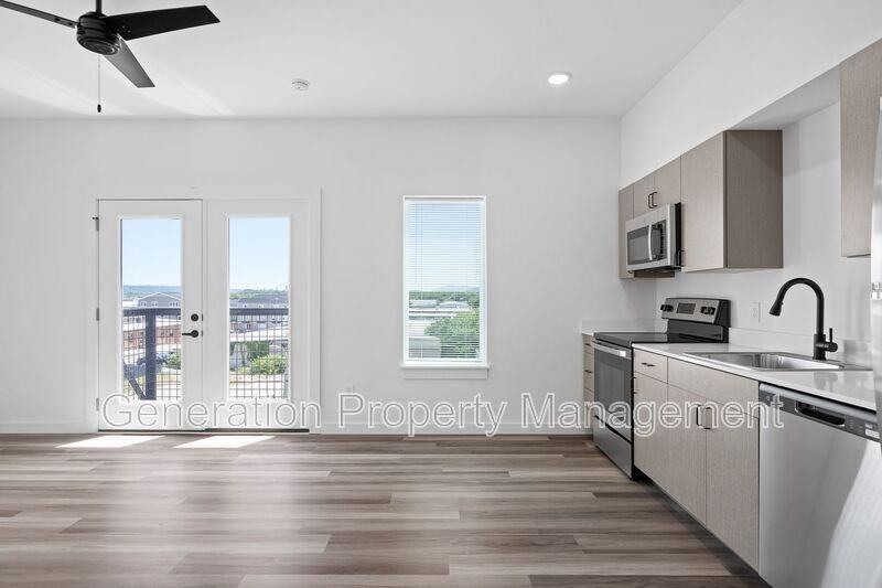 901 E Main St #303 - Photo 2 of 17