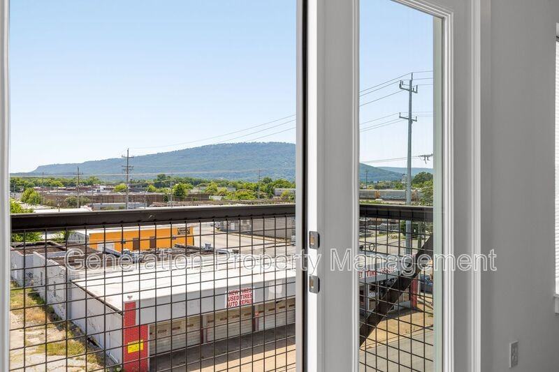 901 E Main St #303 - Photo 4 of 17