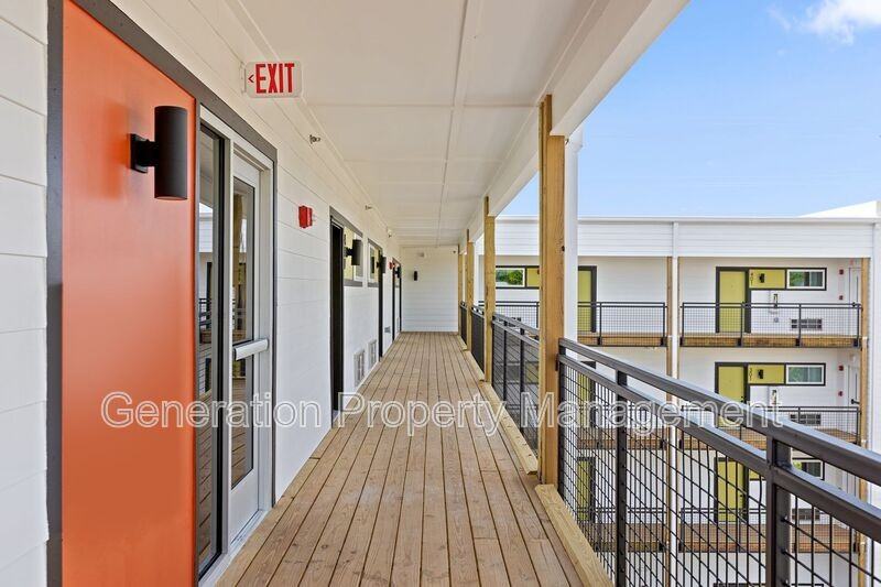 901 E Main St #303 - Photo 7 of 17