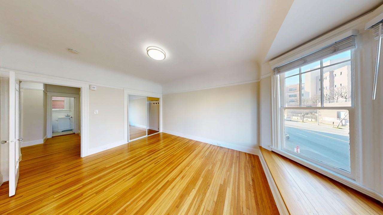 3715 California Street - Photo 5 of 12