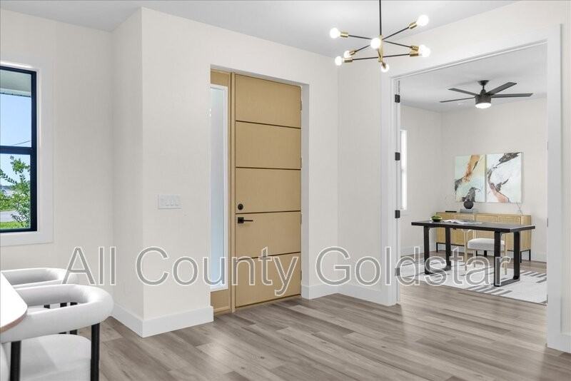 1173 Rotonda Cir - Photo 3 of 38