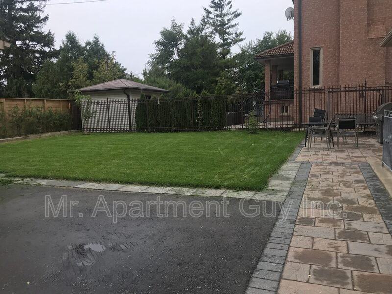 23 Glen Belle Cres #2 - Photo 6 of 11