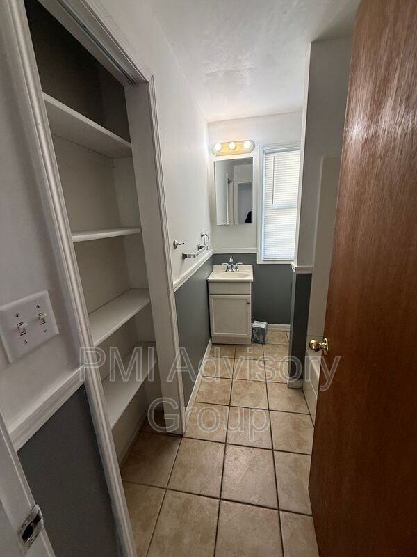 1236 Sw Jewell Ave - Photo 6 of 12