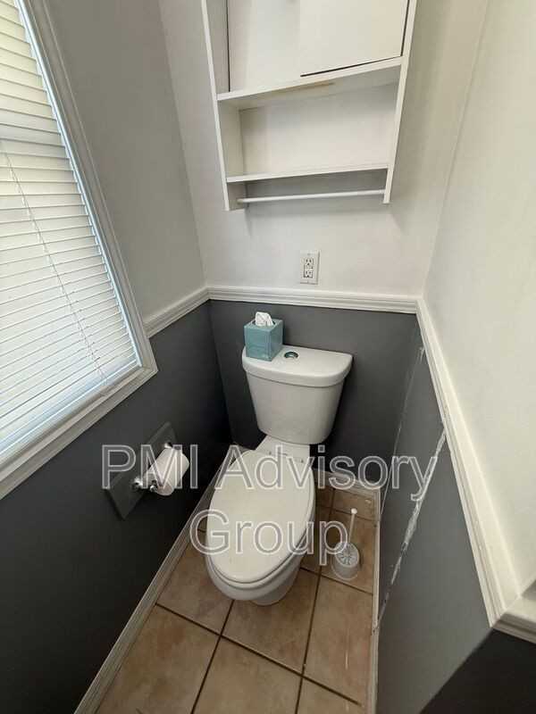 1236 Sw Jewell Ave - Photo 7 of 12