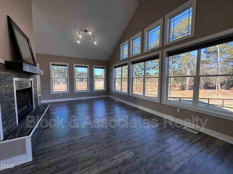 4446 Old Us Highway - Photo 4 of 37