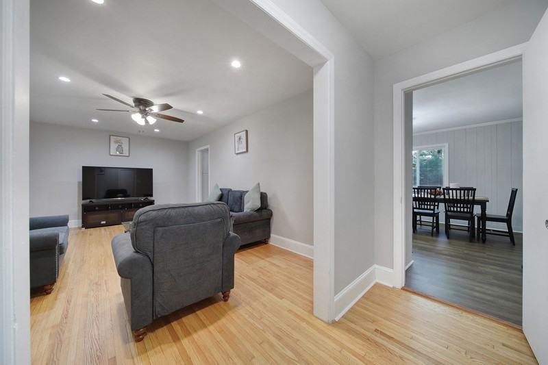 6215 Robinson Church Rd - Photo 7 of 29