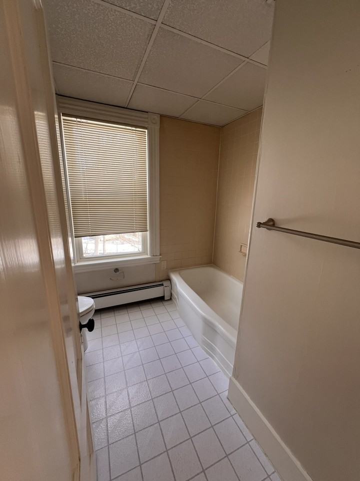 Pleasant St #B - Photo 7 of 9