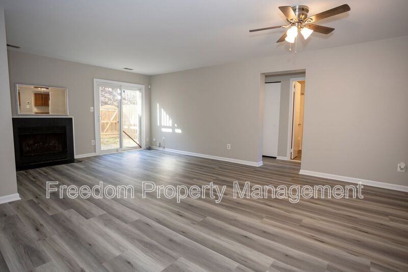 16326 Taconic Cir - Photo 5 of 38