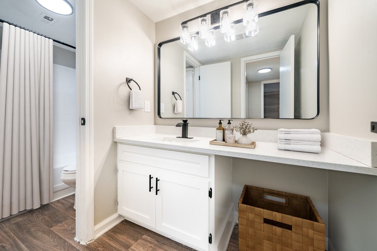 Mountain Place Apartments - Photo 7 of 12