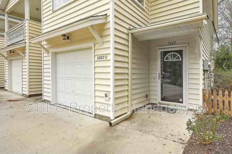 2882 Mackenzie Ct - Photo 4 of 24