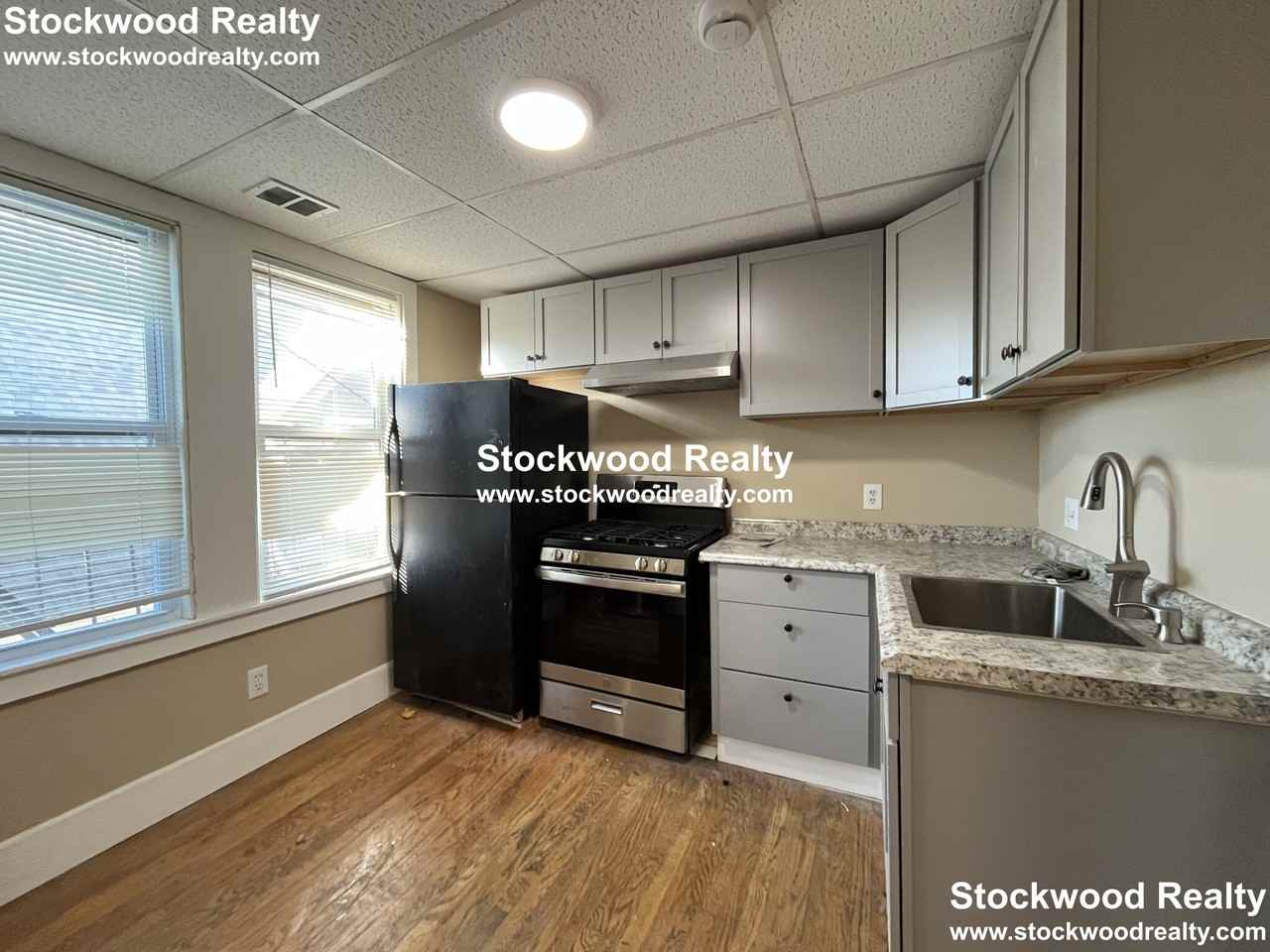 933 Dorchester Ave #3 - Photo 4 of 42