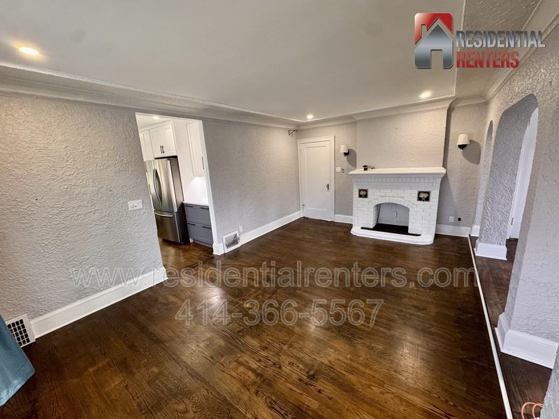 2618 N 72nd St - Photo 3 of 10