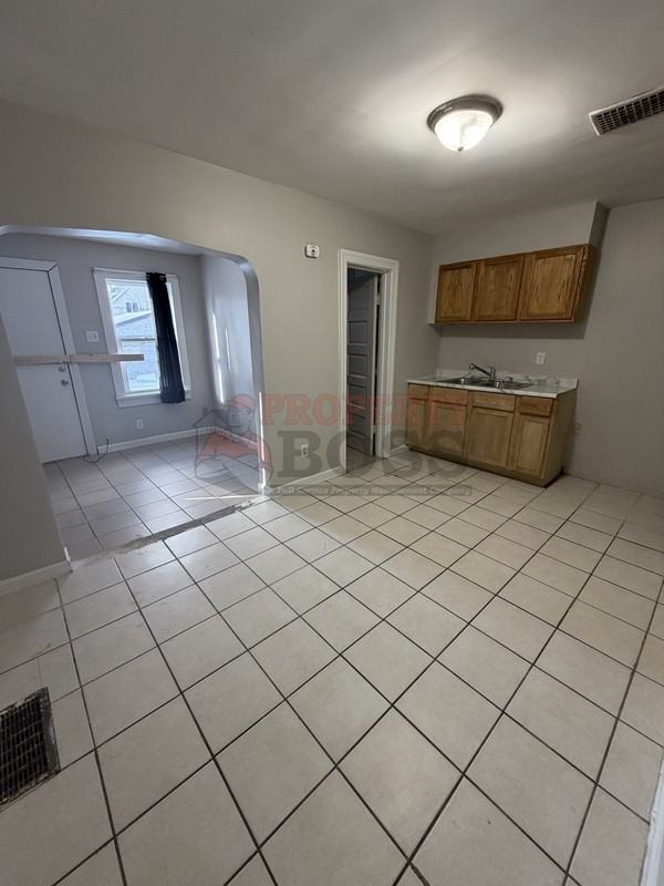 336 Polk St - Photo 5 of 12