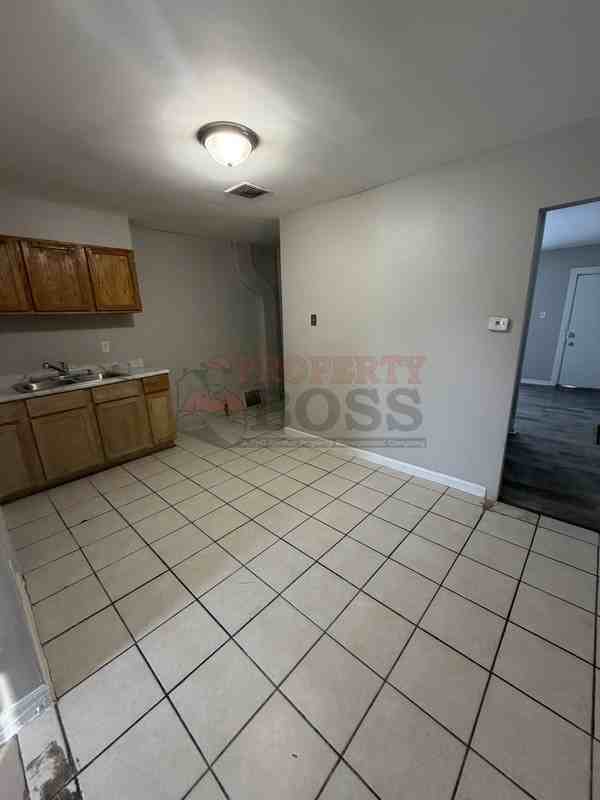 336 Polk St - Photo 6 of 12