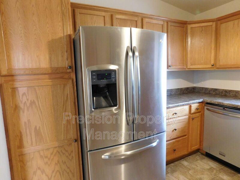 2444 Merlot Dr - Photo 4 of 18