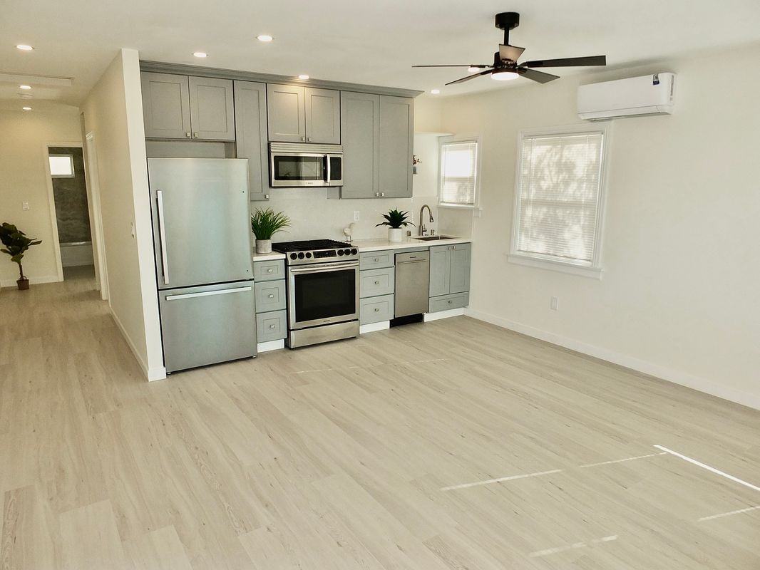 2616 Lime Ave - Photo 2 of 3