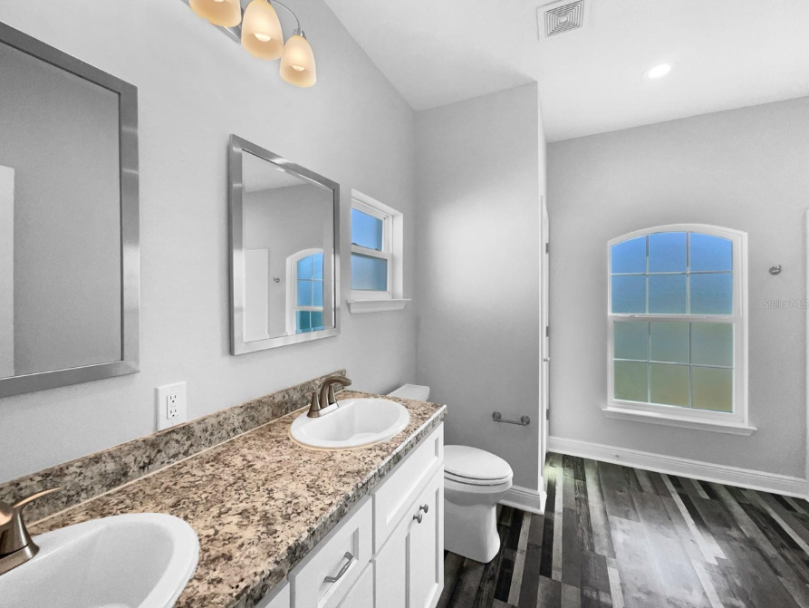 1045 James Dr - Photo 5 of 19