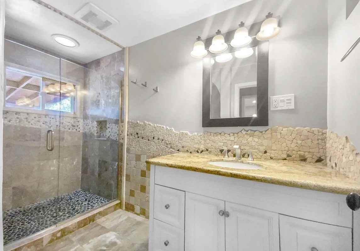 2541 Haller St - Photo 4 of 17