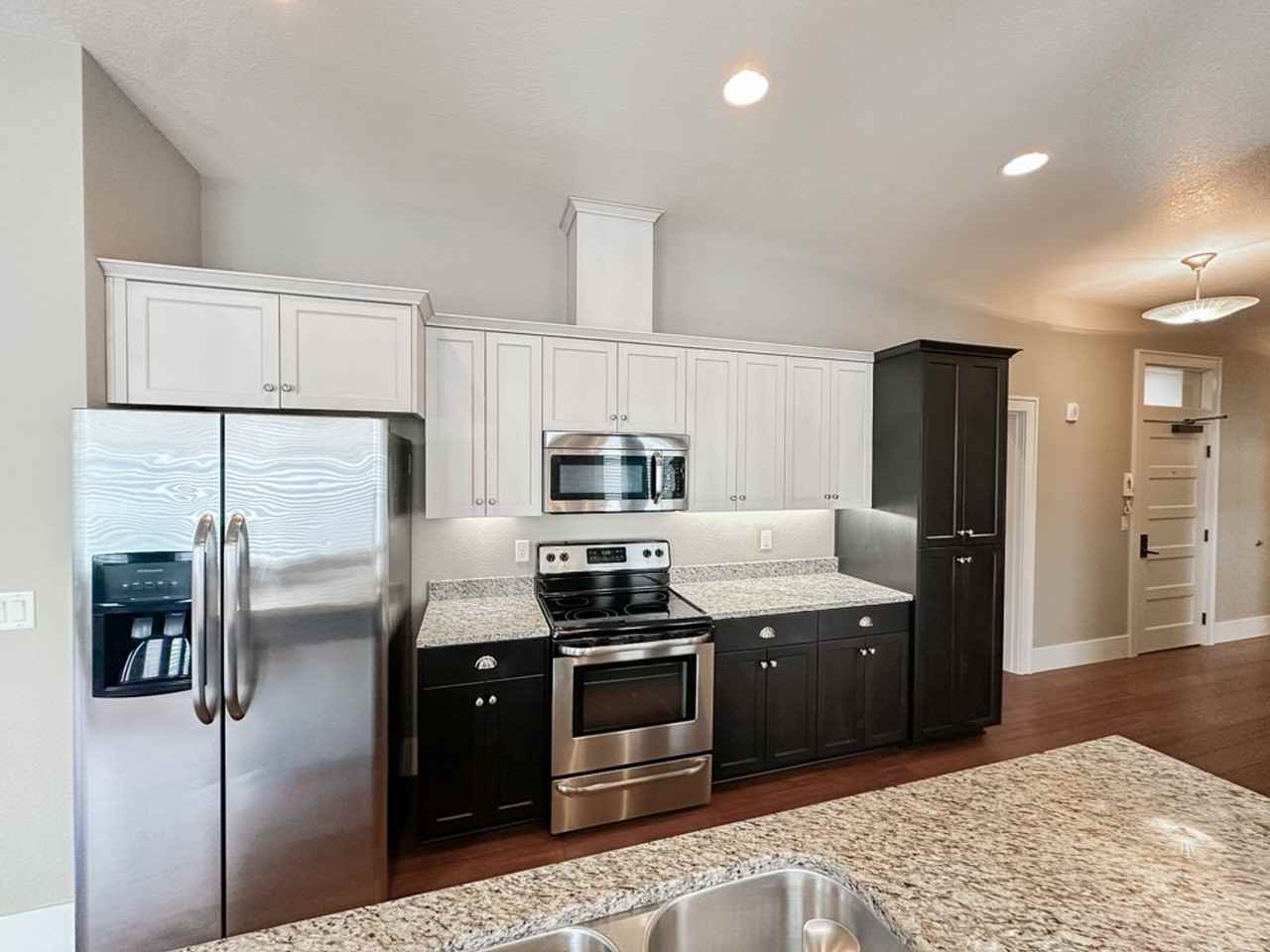 Roth McGilchrist Building - Photo 4 of 45