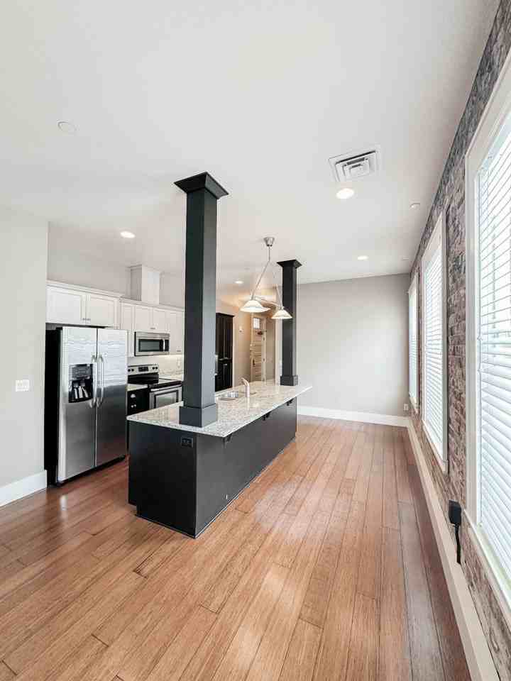 Roth McGilchrist Building - Photo 6 of 45