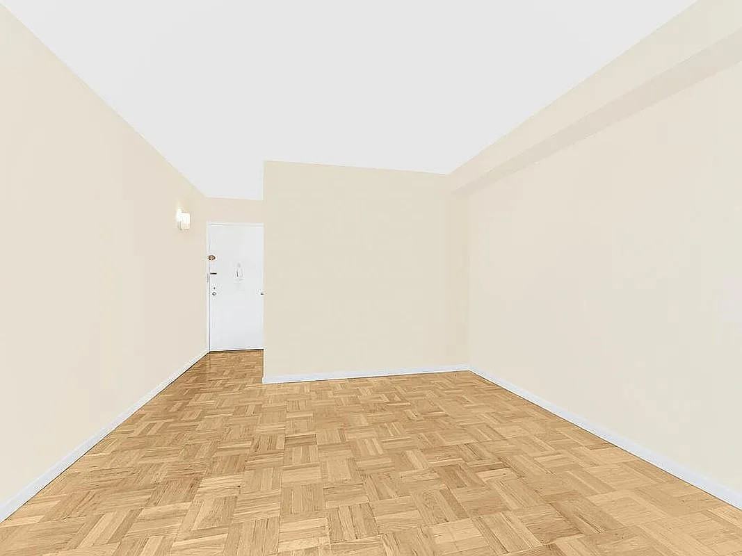 1 Fordham Hill Oval #6B - Photo 4 of 12