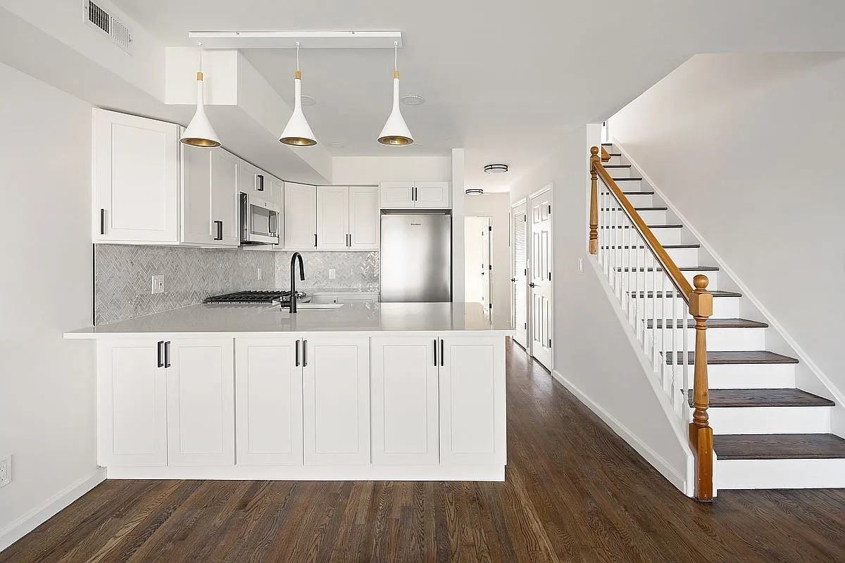 160 Patricia Ln #404 - Photo 3 of 10