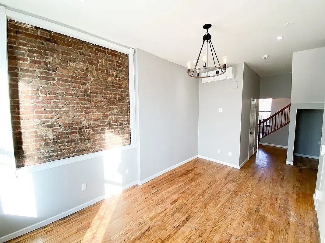 932 Throggmorton Ave - Photo 2 of 5