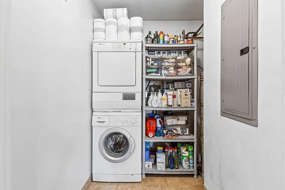 1490 Outlook Ave #1E - Photo 5 of 10